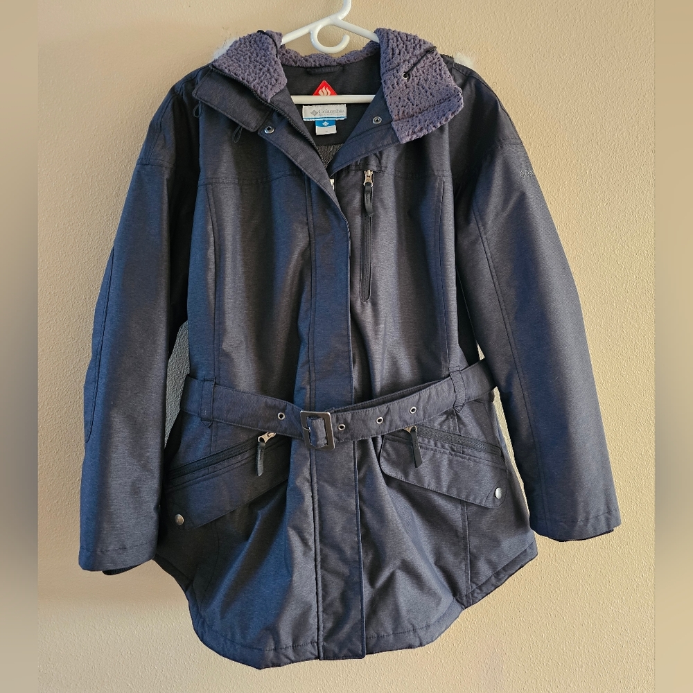 Columbia Carson Pass 1X black hooded jacket with faux fur